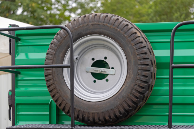 How to Choose the Right Trailer Tires