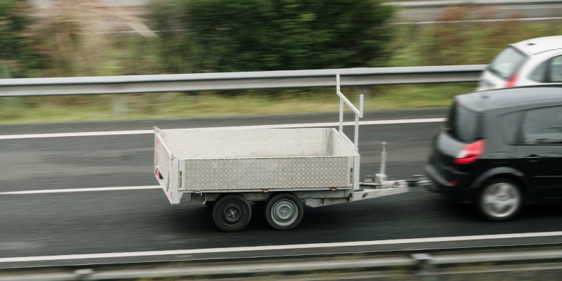 How to Tell When Trailer Axles Are in Bad Shape