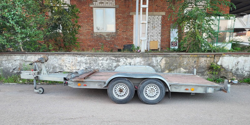 Three Types of Cargo Best Transported with Tilt Trailers